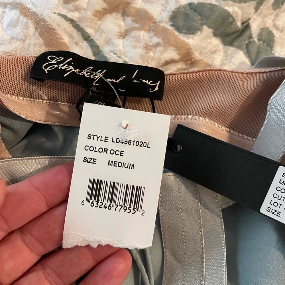 Elizabeth and James dress with pockets! - Picture 8 of 12